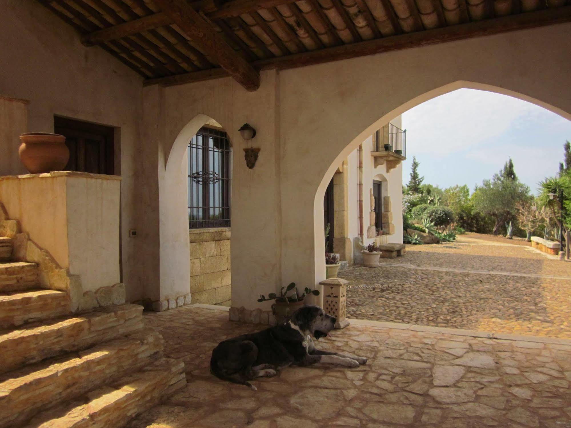 Bed and Breakfast Casale Alma Марсала Экстерьер фото
